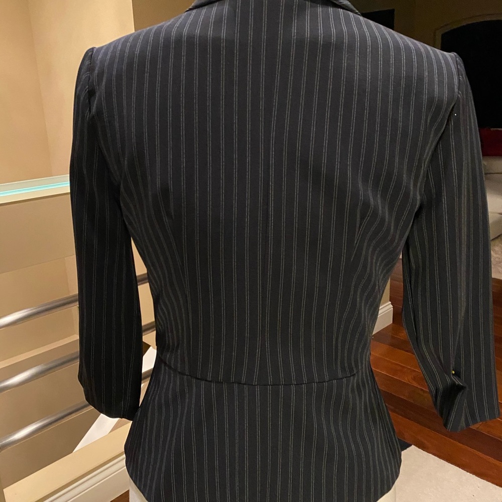 Breaking Loose Jacket - Picture 2 of 7